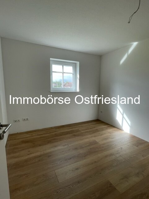 Doppelhaushälfte am Kanal in Großefehn