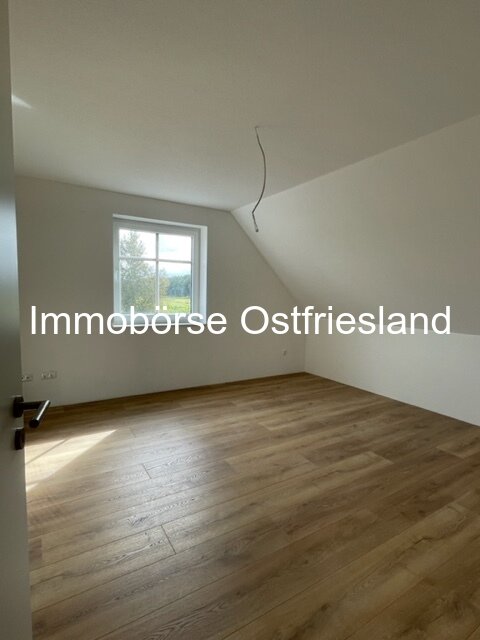 Doppelhaushälfte am Kanal in Großefehn