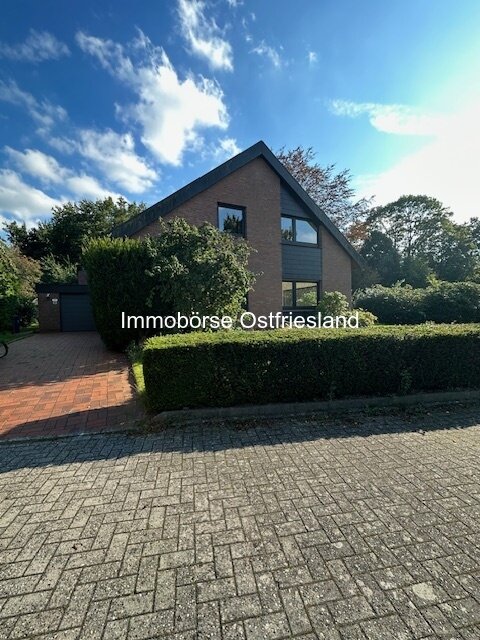 Großzügiges Einfamilienhaus mit Wintergarten und Garage