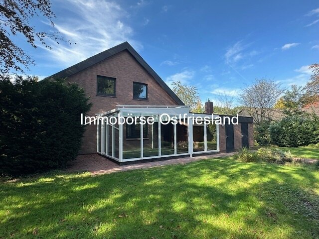 Großzügiges Einfamilienhaus mit Wintergarten und Garage