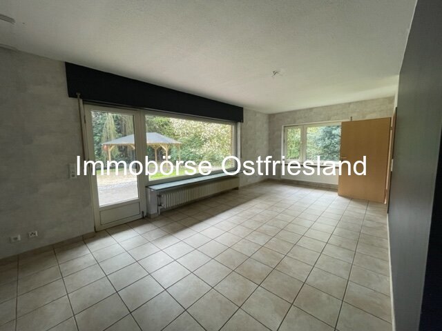 Wohnzimmer mit Ausgang auf die Terrasse