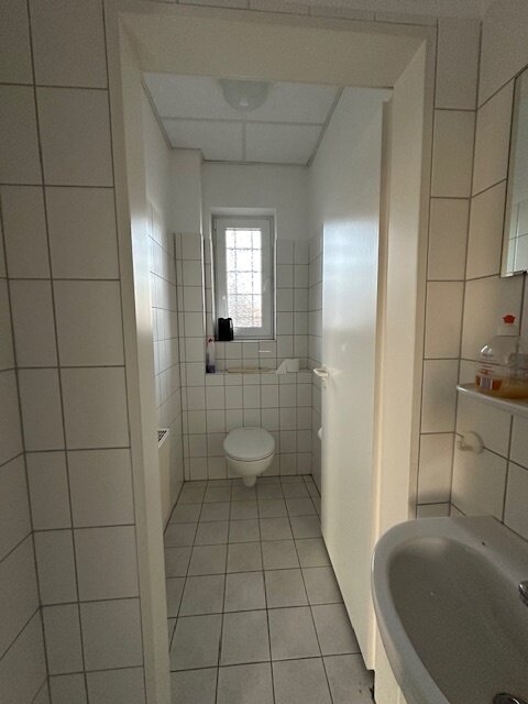 WC WC